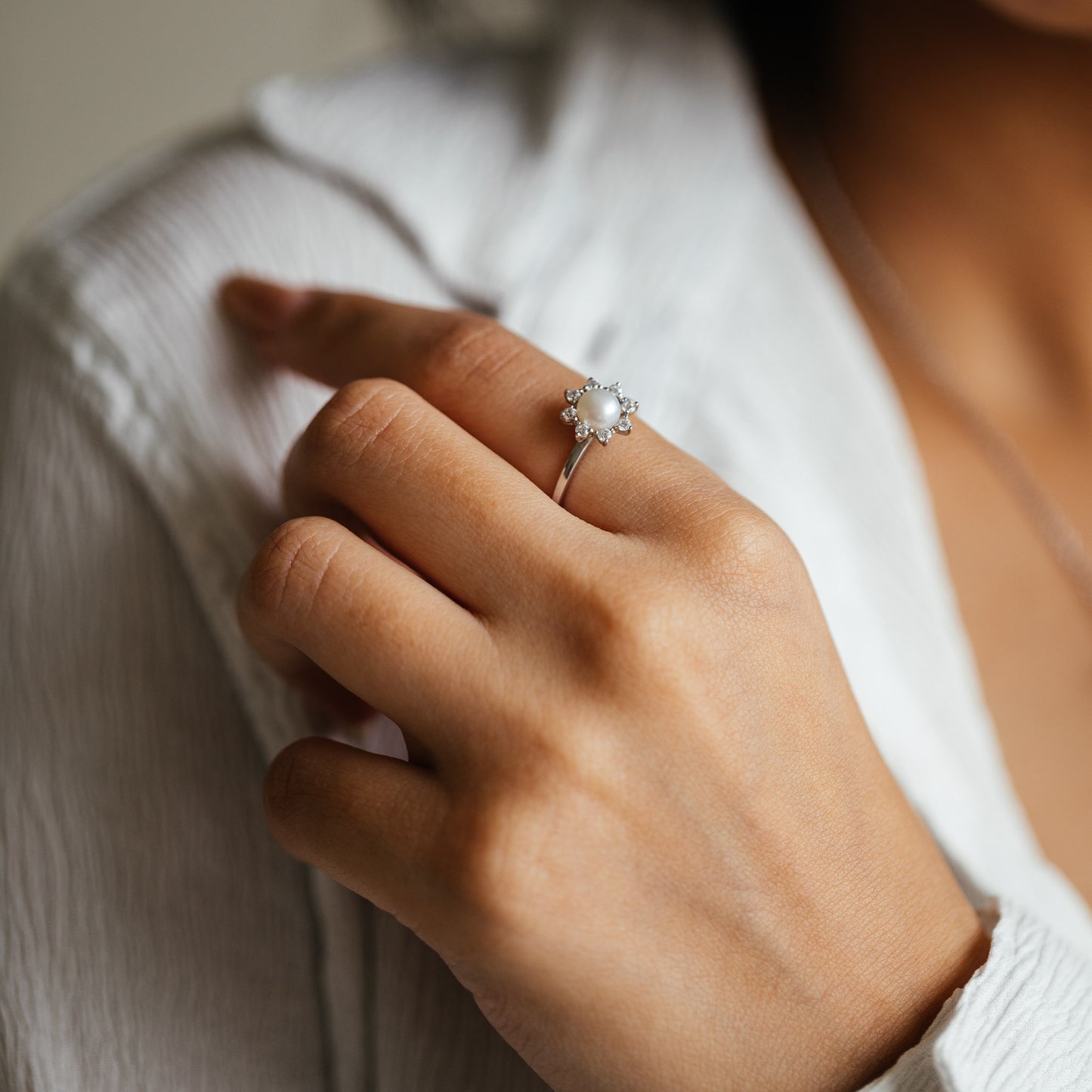 Solari Pearl Solitaire & 92.5 Silver Finger Ring