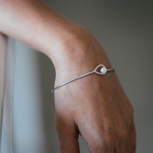 Elegant Silver Kada Featuring A Central Pearl For Women By Sohvii For Everyday Looks