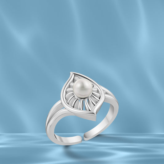 Lamina Pearl & 92.5 Silver Finger Ring