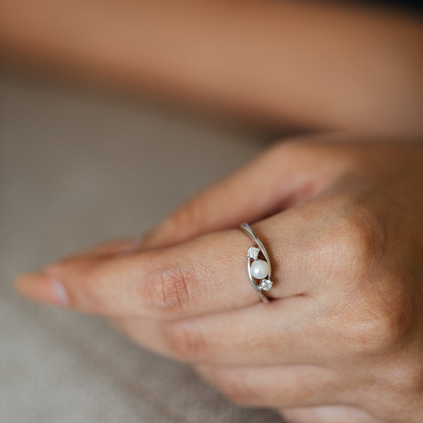 Conflux Pearl & 92.5 Silver Finger Ring