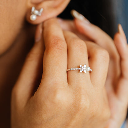 Aurelia Pearl & 92.5 Silver Finger Ring