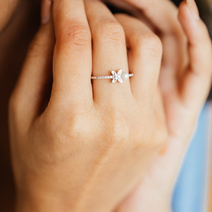 Aurelia Pearl & 92.5 Silver Finger Ring