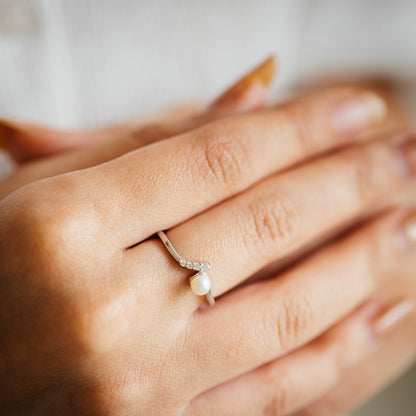 Elegant V Pearl & Silver Finger Ring