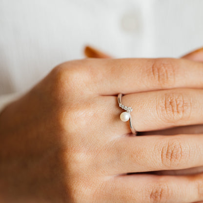 Elegant V Pearl & Silver Finger Ring