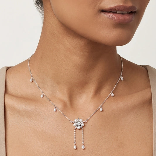 Floret freshwater pearl necklace detailed view