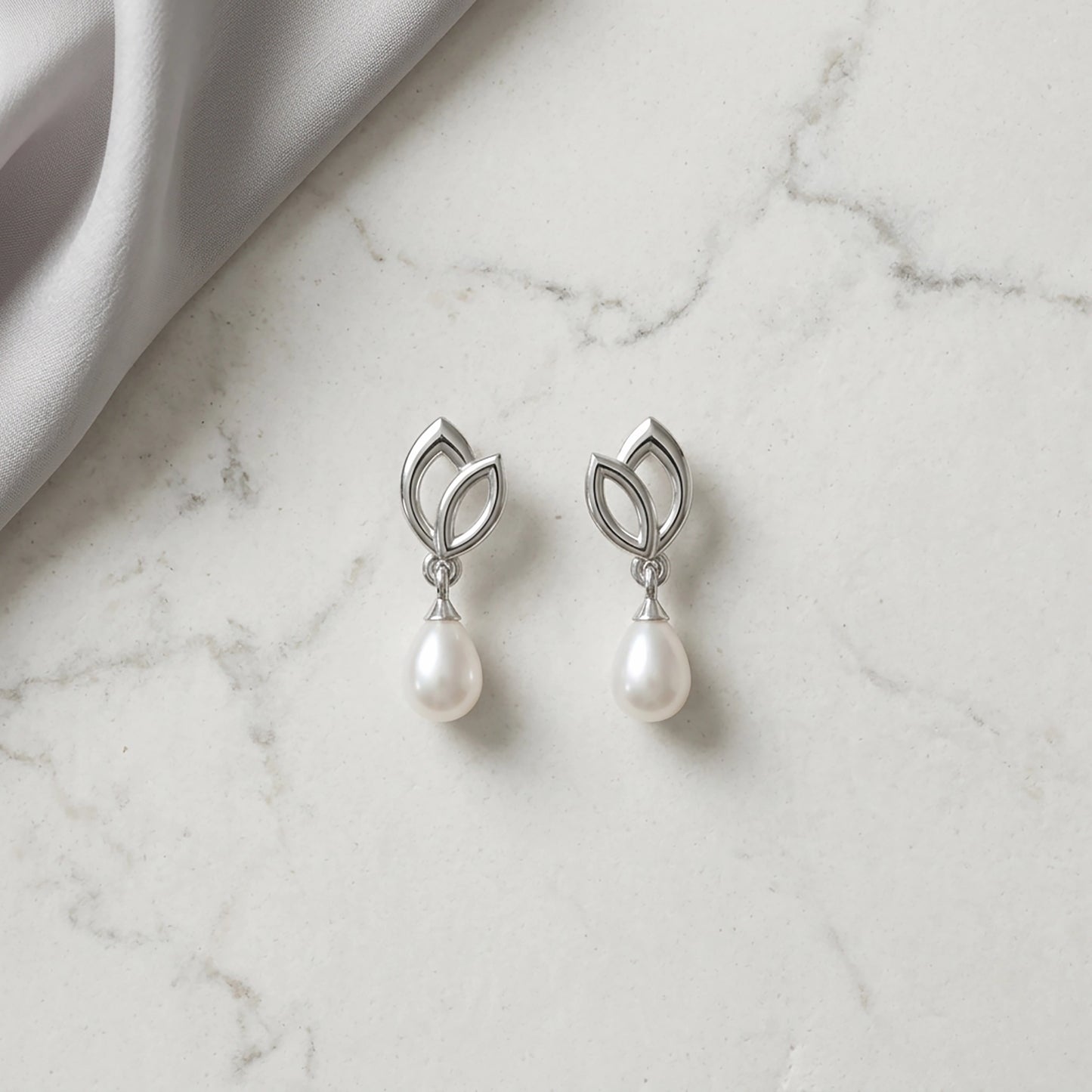 Petra Charms Freshwater pearl & 92.5 Silver Necklace Set