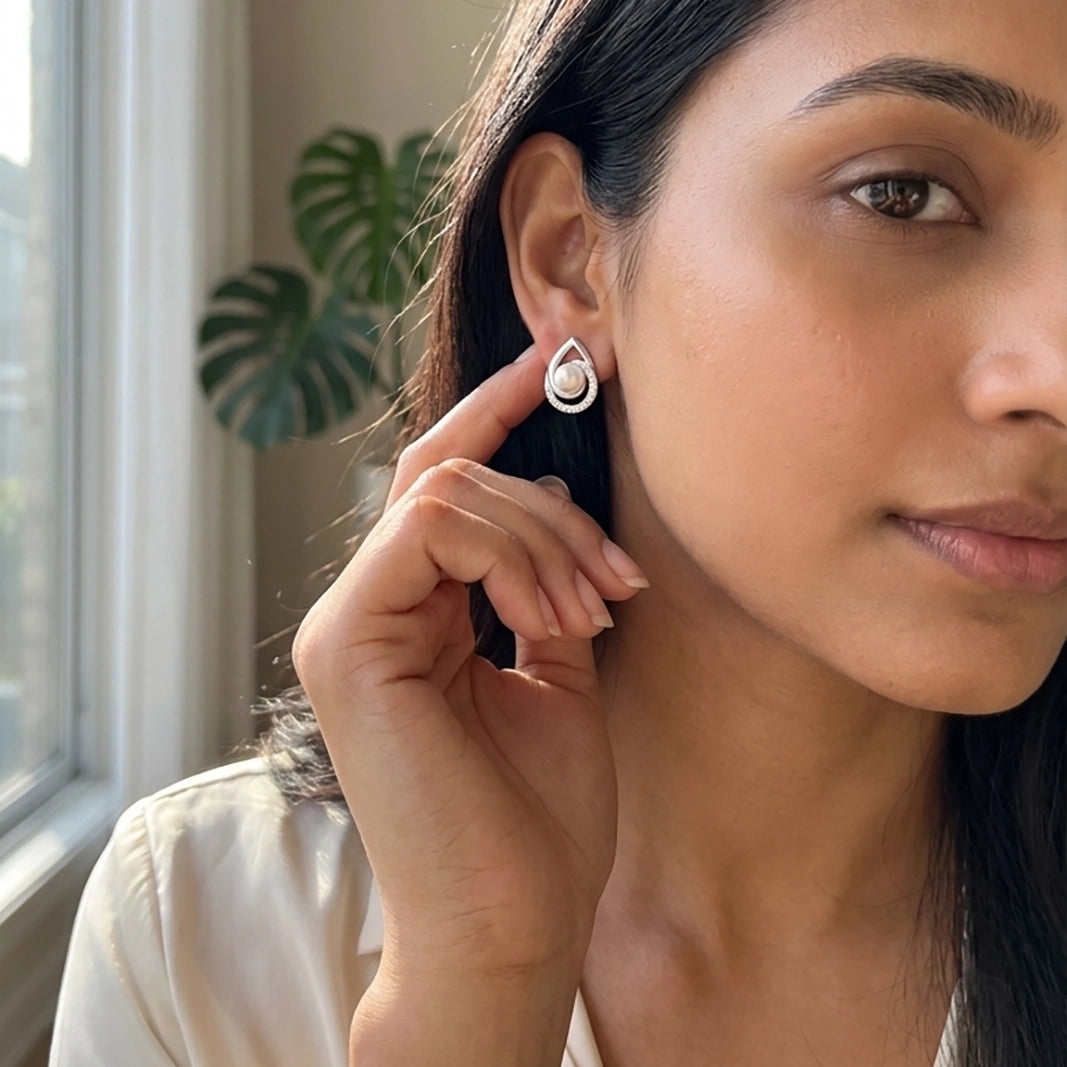 Pearlora pearl silver stud earrings close-up