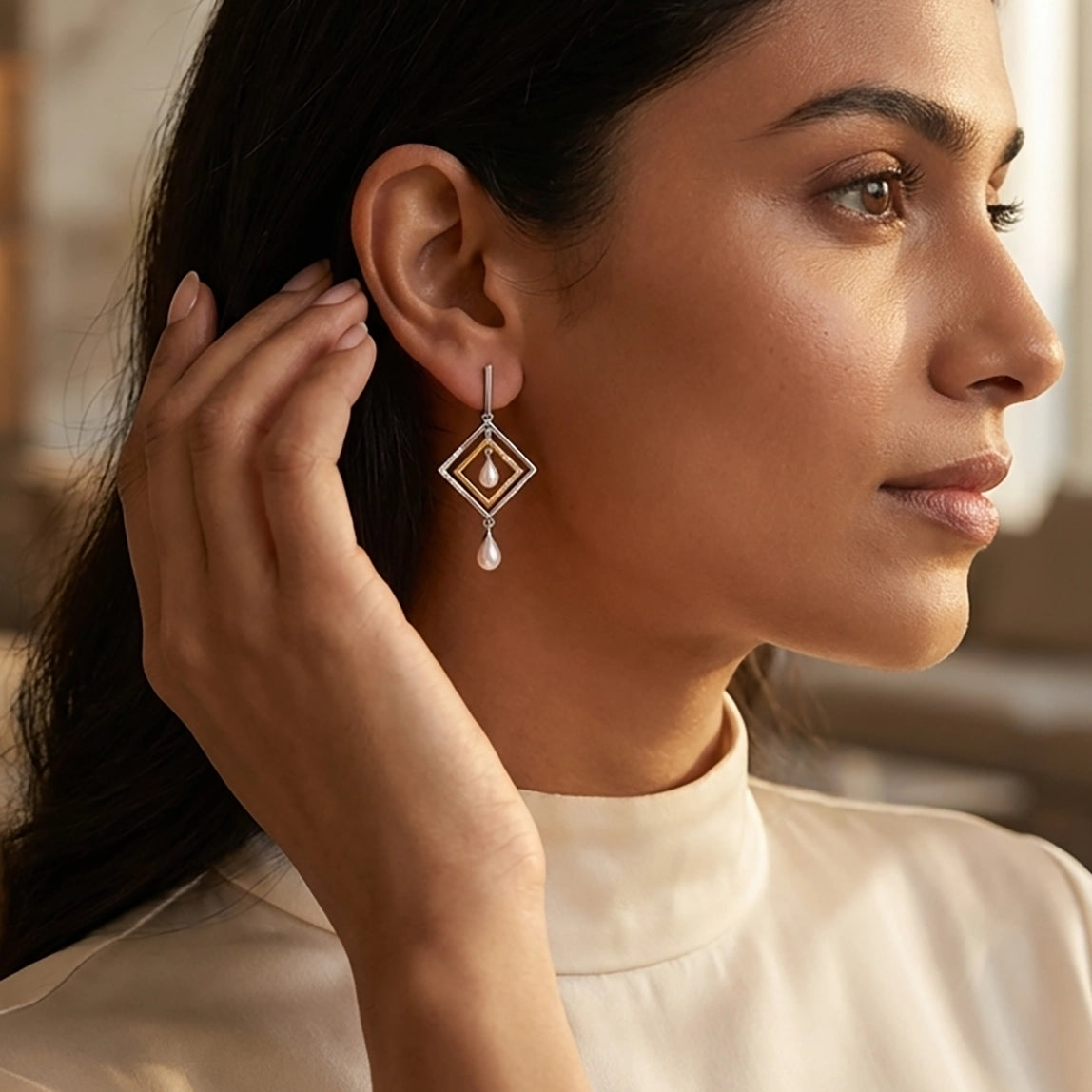 Noa 92.5 Silver & Freshwater Pearl Dual-Tone Earrings