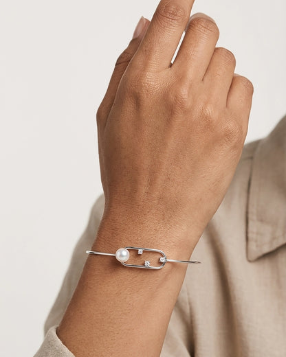 Grace Lock pearl silver bracelet detailed finish