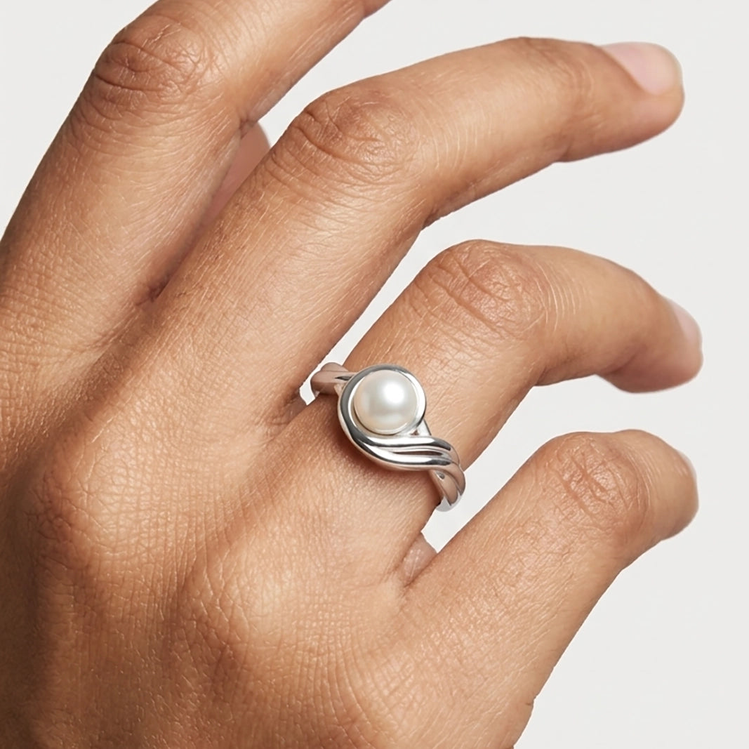 Weva 925 silver pearl ring elegant close-up