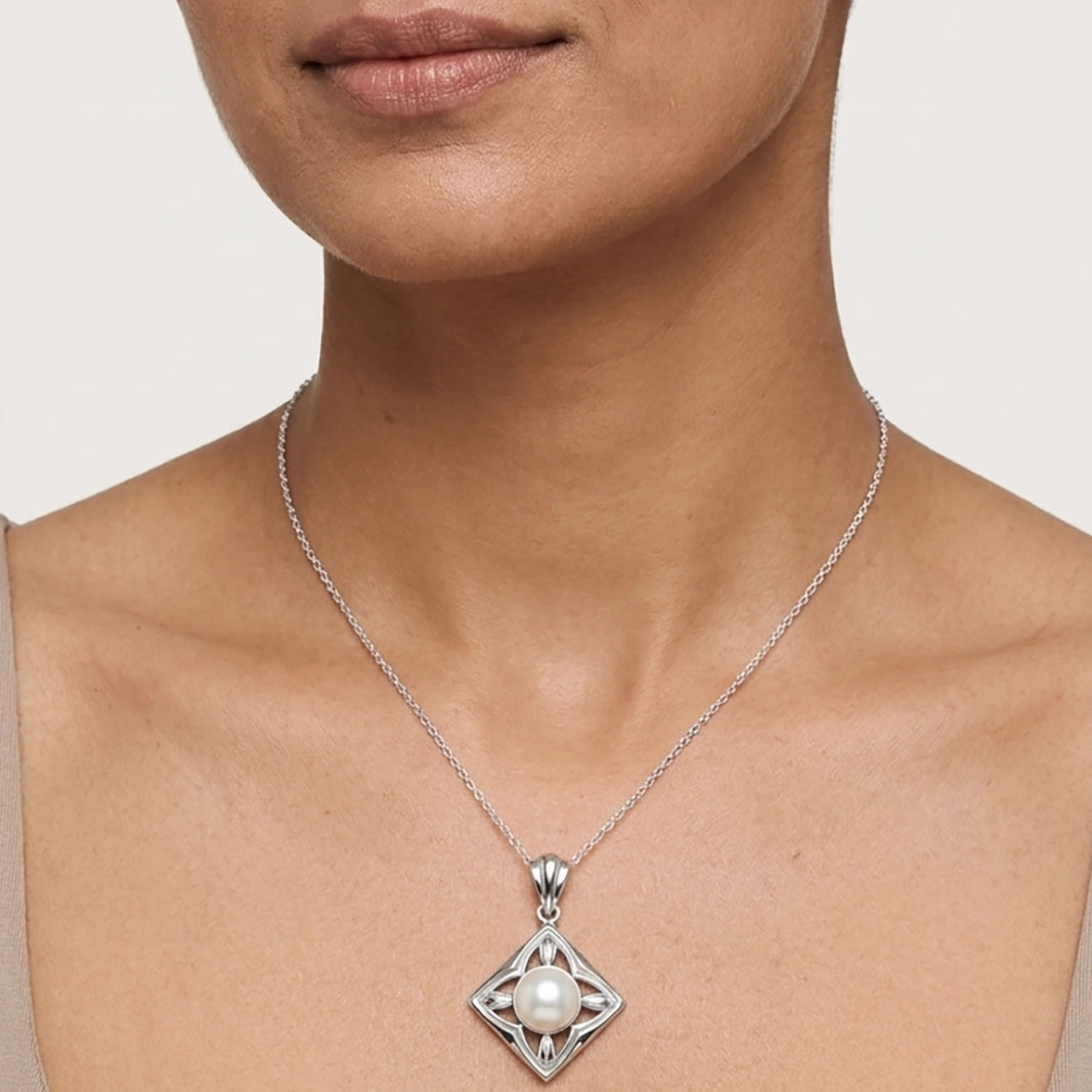 Squaera freshwater pearl pendant set elegant design